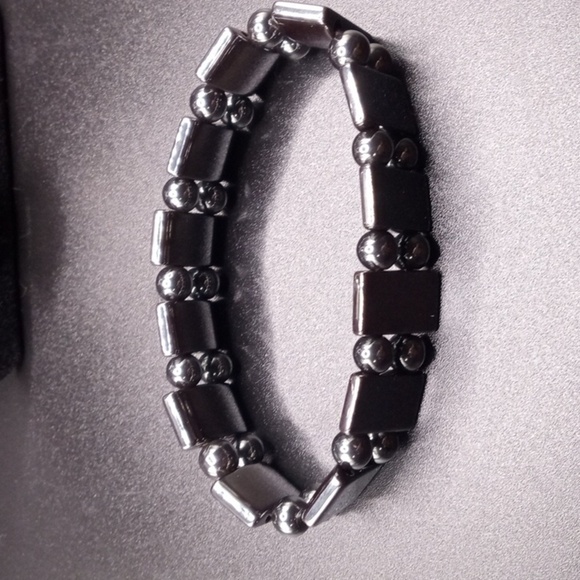 16 INCH HEMATITE BEADED NECKLACE - Picture 5 of 8